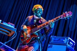 演唱会贝斯手电脑桌面壁纸