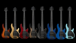 五颜六色多把贝斯电脑桌面壁纸