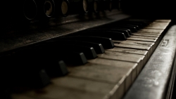 复古钢琴电脑桌面背景图片